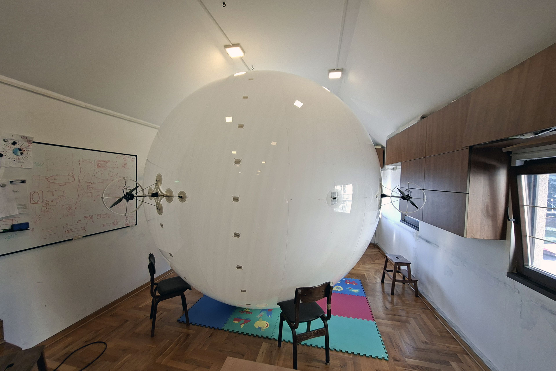 3-m-RC-Sphere-with-internal-ballonet